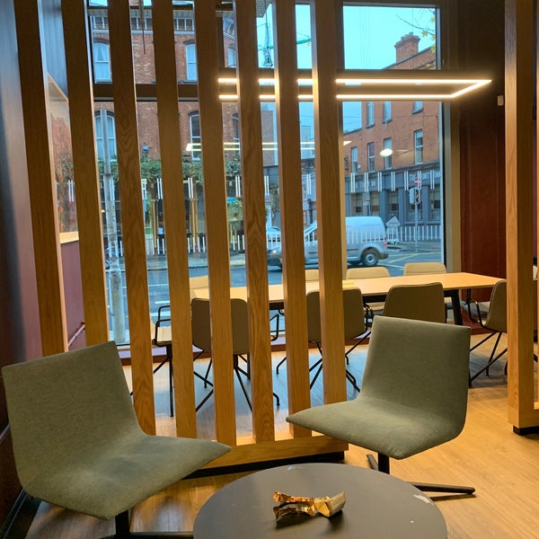 Photo showing the fellows' square of Trinity College Dublin. No building in particular is focused on